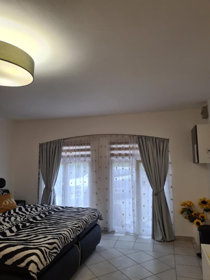 Varlak Apartmans ✷ ✷ ✷ Siofok Exterior photo